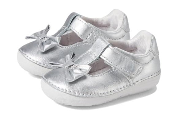 Stride Rite Girls SM Ashtyn Crib Shoe, Silver, 6M Toddler - Bellso
